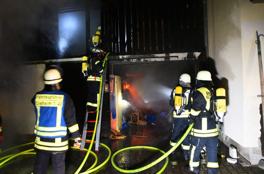 Die Feuerwehr rückte in der Neujahrsnacht zu einem Brand in Rauenberg aus. Foto: dpa/Rene Priebe