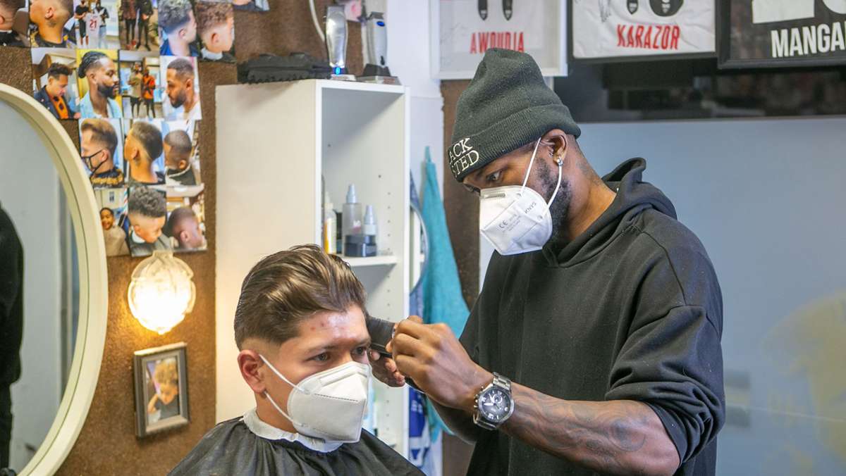 Patou the Barber ist unter Fußballprofis in Deutschland ein Begriff. In Esslingen, wo er seinen Salon hat, kennen ihn aber nur wenige.