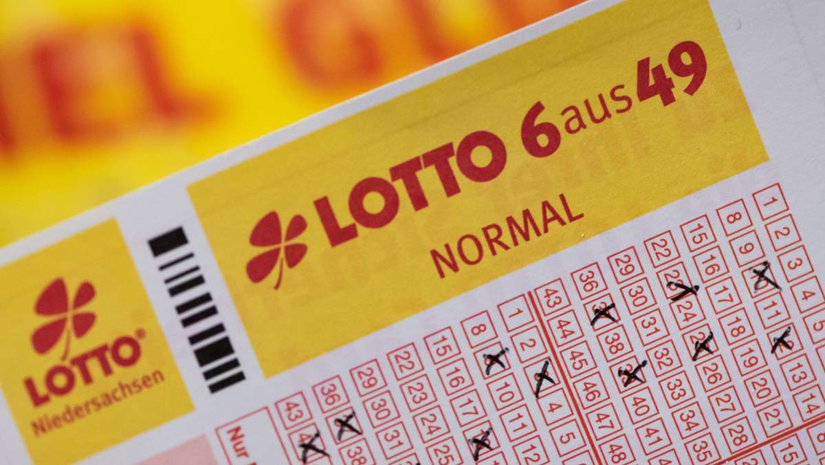  Zwei anonyme Teilnehmer aus dem Raum Ulm und Bruchsal haben beide mehr als sieben Millionen Euro beim Lottospiel gewonnen. Sie sind die ersten Millionengewinner dieses Jahres aus dem Südwesten. 