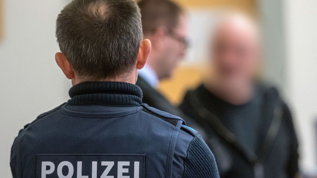Prozess in Regensburg: Versuchter Doppelmord an Polizisten – Angeklagter schweigt