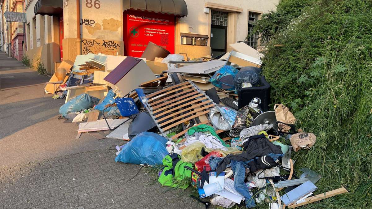 Ärgernis in Bad Cannstatt: Müllberg wächst seit Wochen an