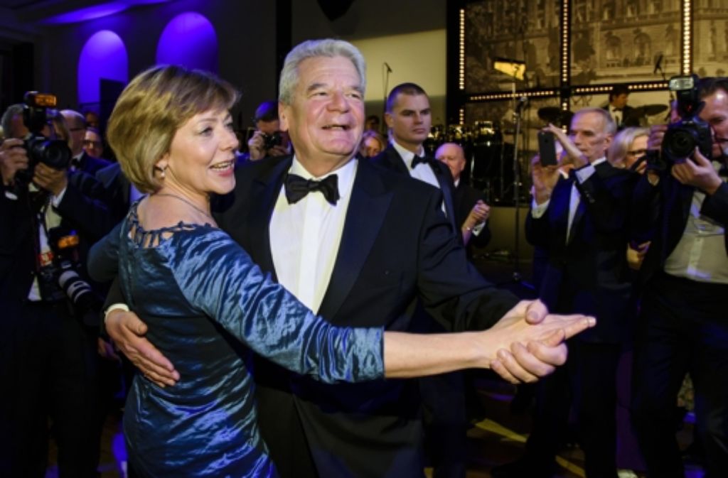 Bundespräsident Joachim Gauck tanzt mit Daniela Schadt. Foto: Getty Images