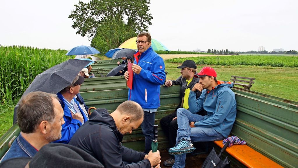 Felderrundfahrt in Echterdingen: Endzeitstimmung bei Echterdinger Bauern
