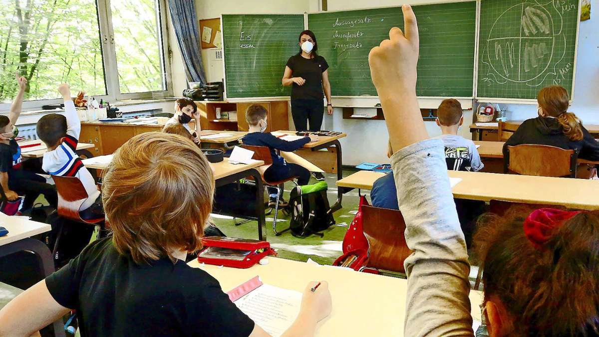  Personalengpässe sind an Stuttgarter Schulen ein Dauerthema. Dabei ist der Pädagogenberuf durchaus beliebt, wie die Bewerberzahlen an der PH Ludwigsburg zeigen – selbst in Coronazeiten. Der Haken liegt woanders. 