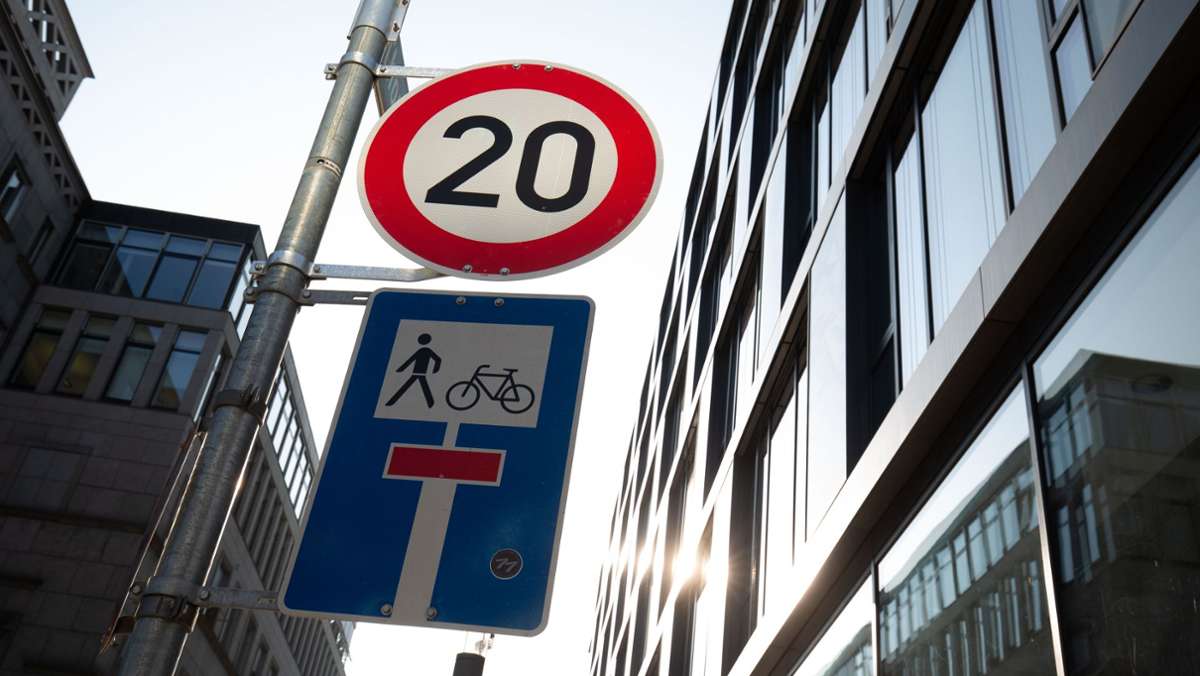 Innenstadt in Stuttgart: Petition  gegen Tempo 20: Warum die Entscheidung noch Zeit braucht
