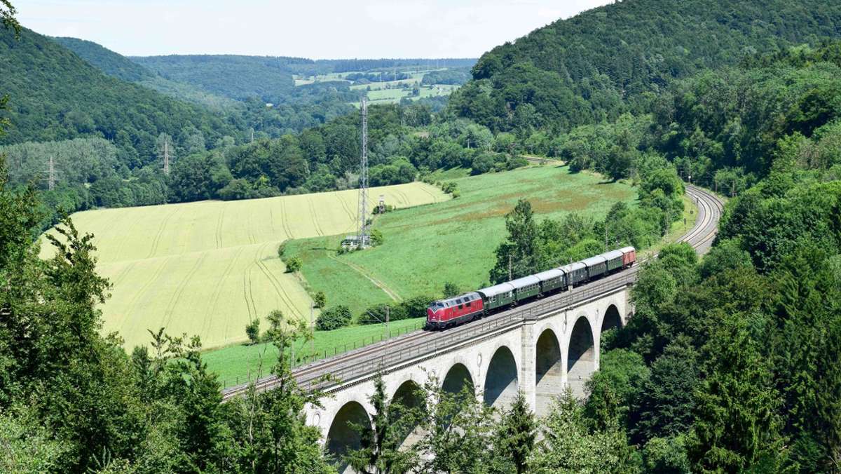 Tagesausflug ab Stuttgart: Fahrt mit historischem Zug nach Koblenz