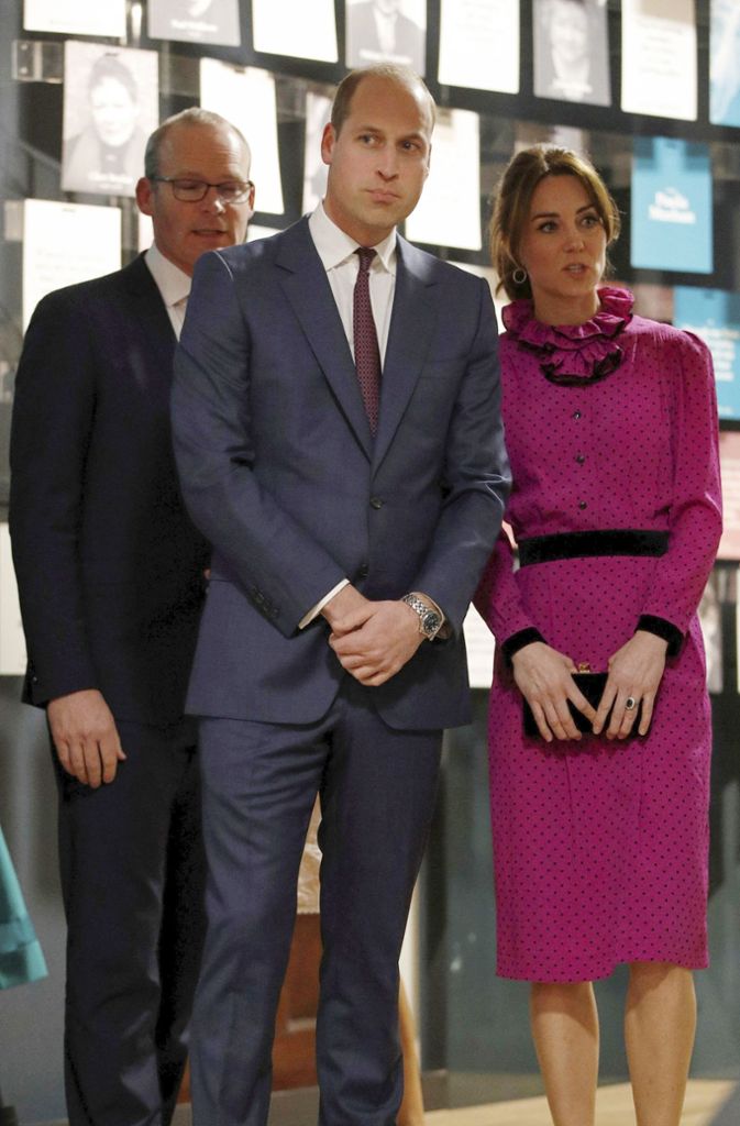 2020: Herzogin Kates Kleid von Oscar de la Renta ist tatsächlich Vintage – und hätte so auch in den 80ern von ihrer Schwiegermutter getragen werden können.