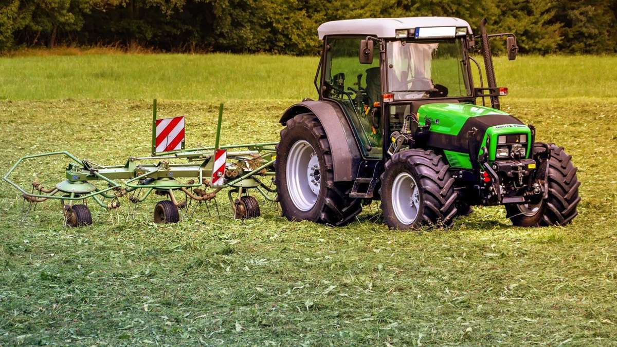 Vandalismus in Filderstadt: Unbekannte stehlen Traktor und verwüsten Felder