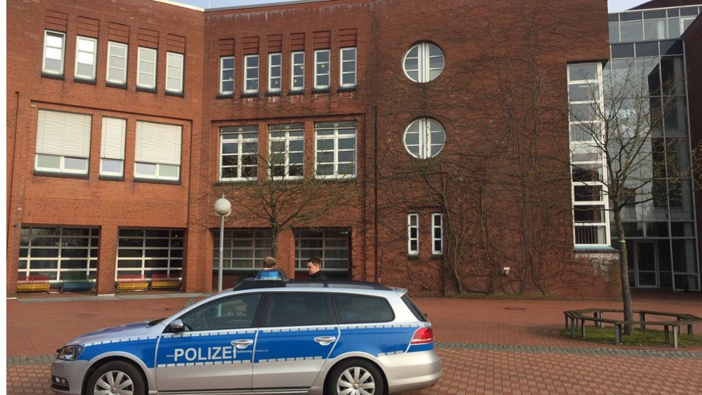 Flensburg: 17-Jähriger droht mit Gewalttat an Schule