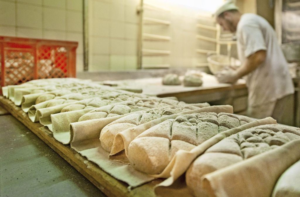 Der Bäckerberuf ist für Schulabgänger offenbar nicht sehr beliebt. Kurz vor Ausbildungsbeginn am 1. September suchen viele  Handwerksbetriebe,  noch Lehrlinge – auch in den  Neckarvororten. Foto: dpa