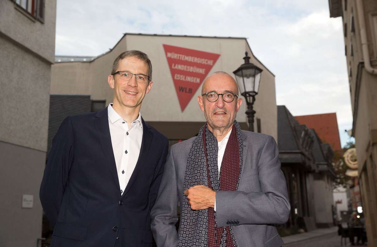 Marcus Grube (li.) und Friedrich Schirmer sind die Intendanten der Esslinger Landesbühne. Beide haben am Sonntagabend die Hochrechnungen verfolgt – und sind wenig überrascht von den Ergebnissen der Landtagswahl.