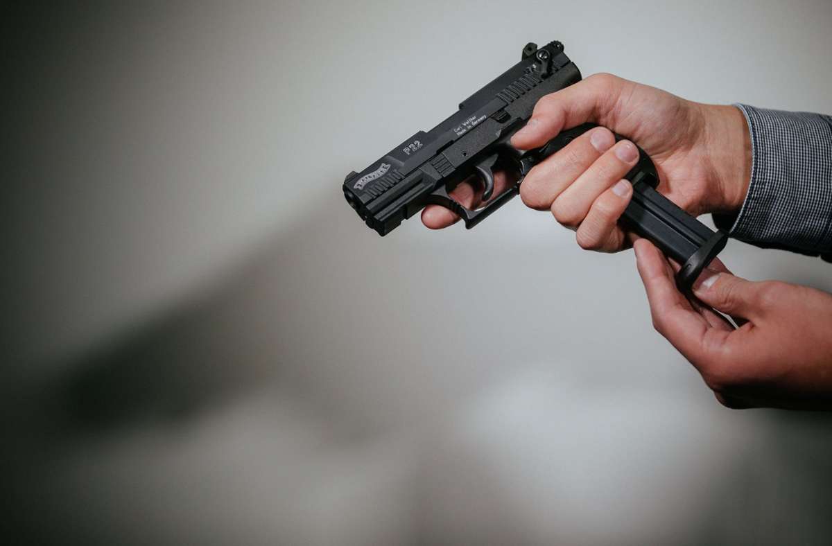 Ein 30-Jähriger soll mit einer Schreckschusswaffe geschossen haben (Symbolbild). Foto: dpa/Oliver Killig