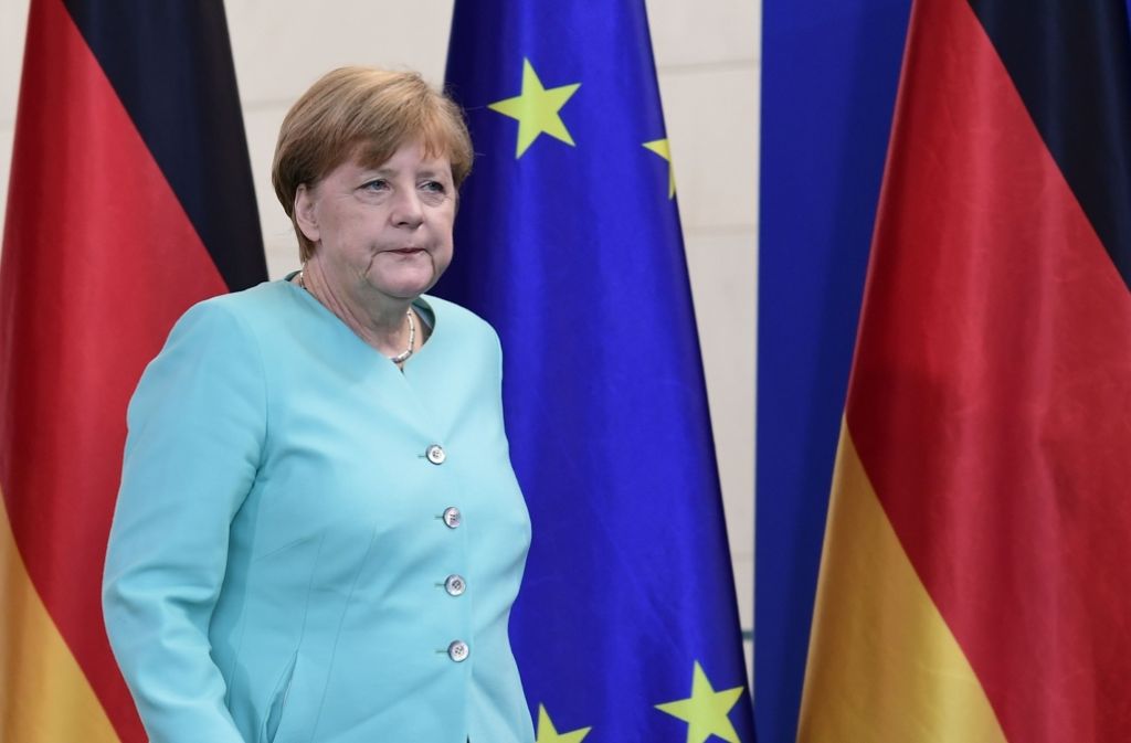 Angela Merkel tritt vor die Presse und äußert sich zum Brexit. Glücklich sieht anders aus. Foto: AFP