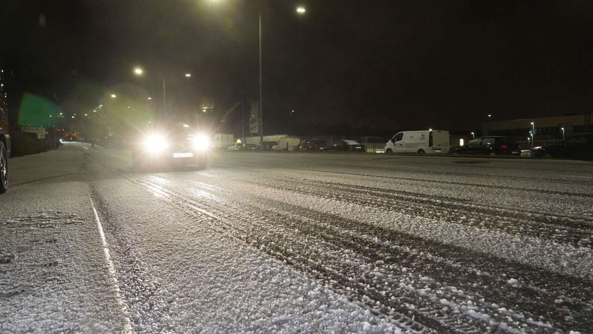 Schnee in Stuttgart: Sturm bringt dem Kessel leichte Schneedecke