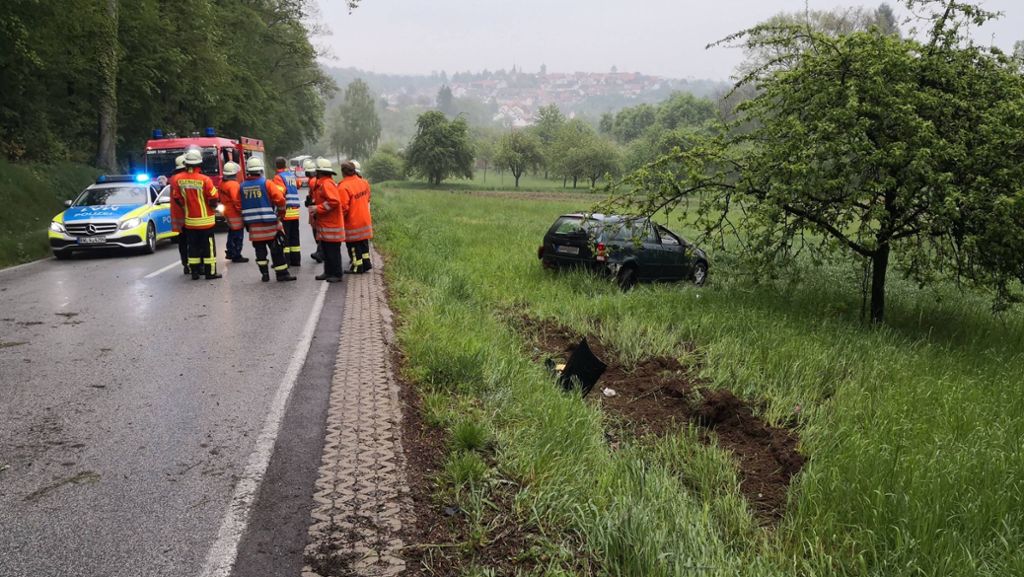 Sinsheim: Auto überschlägt sich – 21-Jährige schwer verletzt