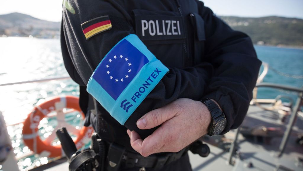  Die italienische Küstenwache hat einen Bericht der deutschen Seenotrettungsorganisation Sea Watch über ein im Mittelmeer mit dutzenden Flüchtlingen an Bord gesunkenes Boot zurückgewiesen. Auch Malta dementierte, dass ein Schlauchboot vor seiner Küste gesunken sei. 