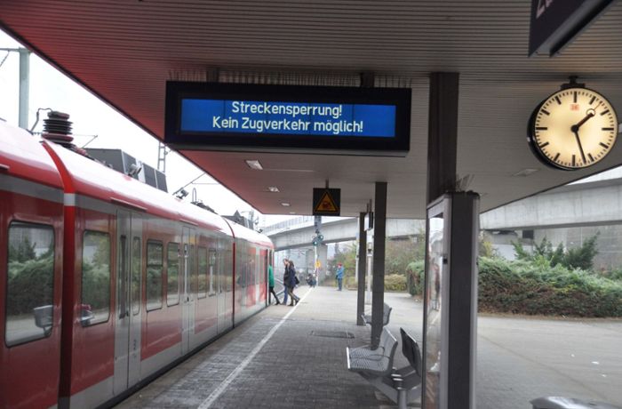 Stuttgart-Zuffenhausen: Mann flüchtet vor Rettungsdienst – Bahnhof kurzzeitig gesperrt