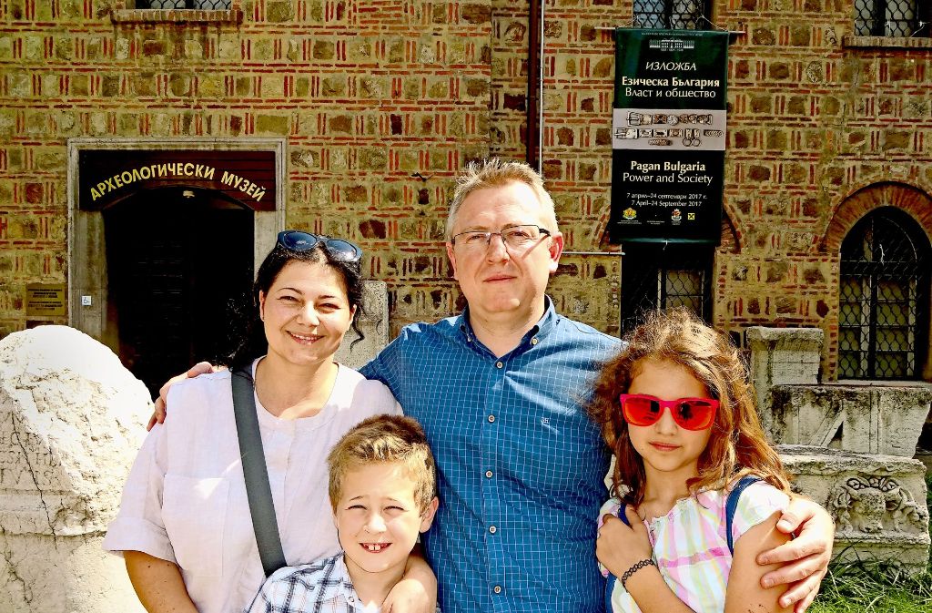 Sind mit ihrem Leben zufrieden: Marija und Dalibor Denkow mit ihren Kindern Jan und Eva.
