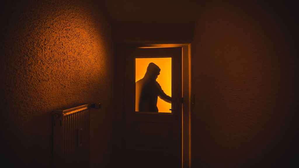 Einbruch in Heslach: Frau überrascht Einbrecher in Toilette