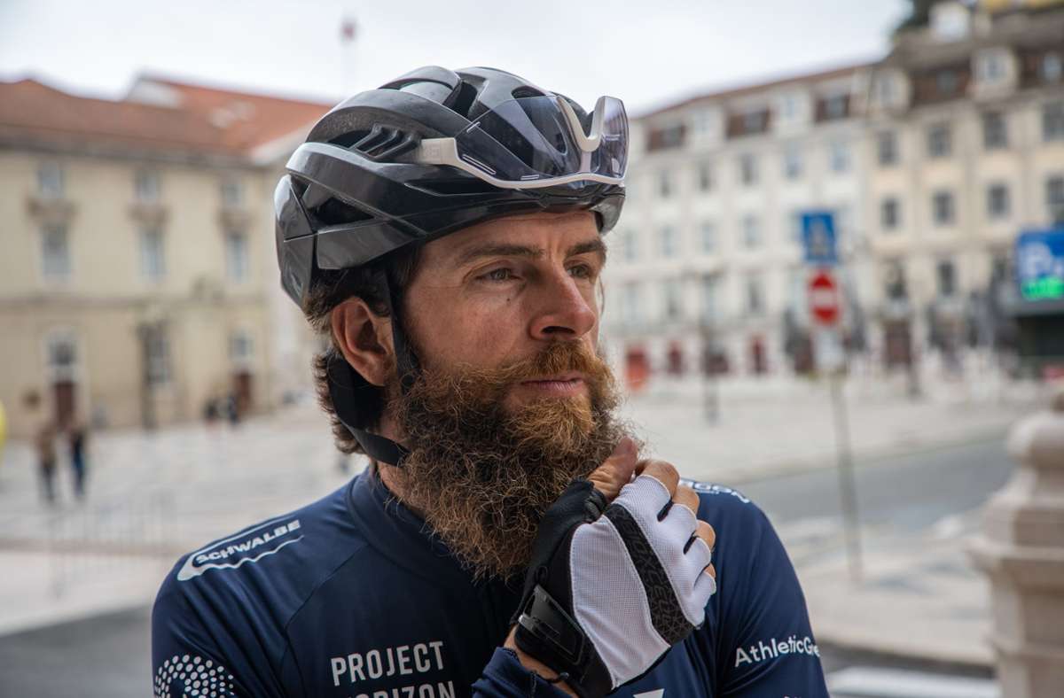 Jonas Deichmann vor dem Start zu seiner letzten Radetappe in Lissabon.