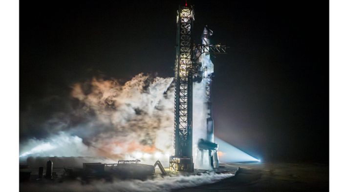 Elon Musks Riesen-Rakete meistert dritten Testflug
