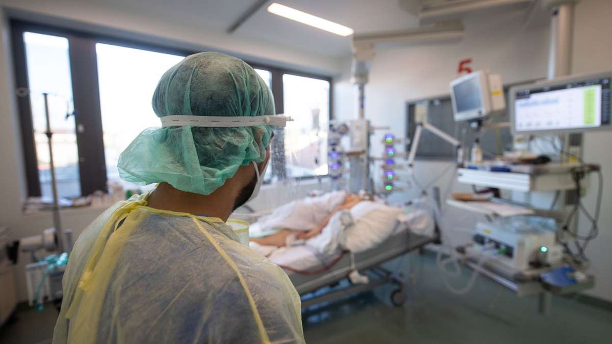  Trotz der starken Verbreitung der Omikron-Variante liegen weniger Infizierte mit sehr schweren Verläufen auf den Intensivstationen der Stuttgarter Krankenhäuser. Selbst die Normalstationen erleben wider Erwarten eine leichte Entlastung. 