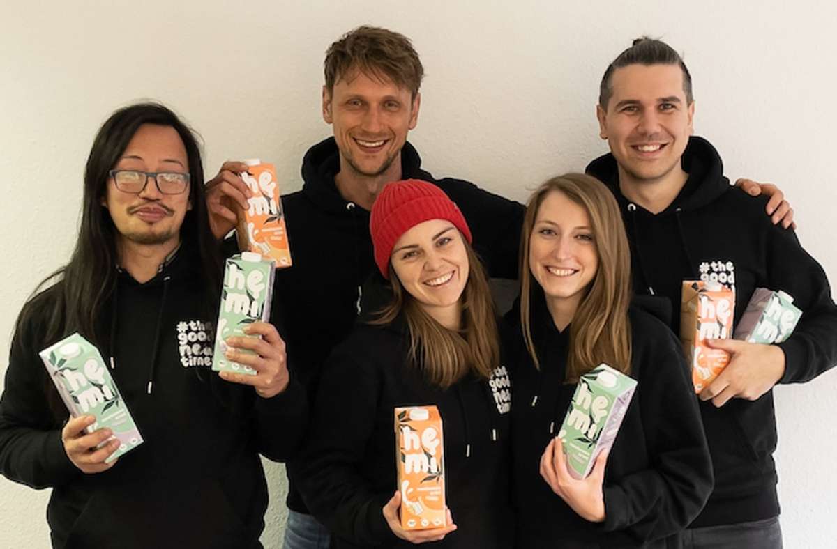 Diese fünf junge Menschen aus Stuttgart erzielen mit ihrem veganen Hanfsamendrink „hemi“ immer höhere Umsätze. Foto: /the hempany