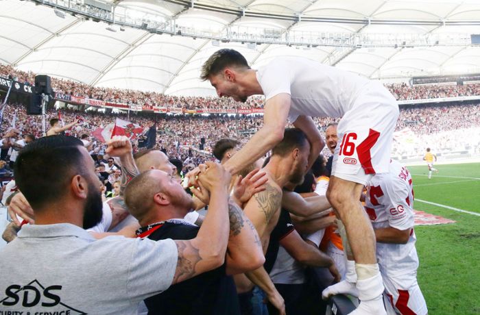Profi des VfB Stuttgart: Atakan Karazor will Kontakt zu VfB-Anhängerin aufnehmen