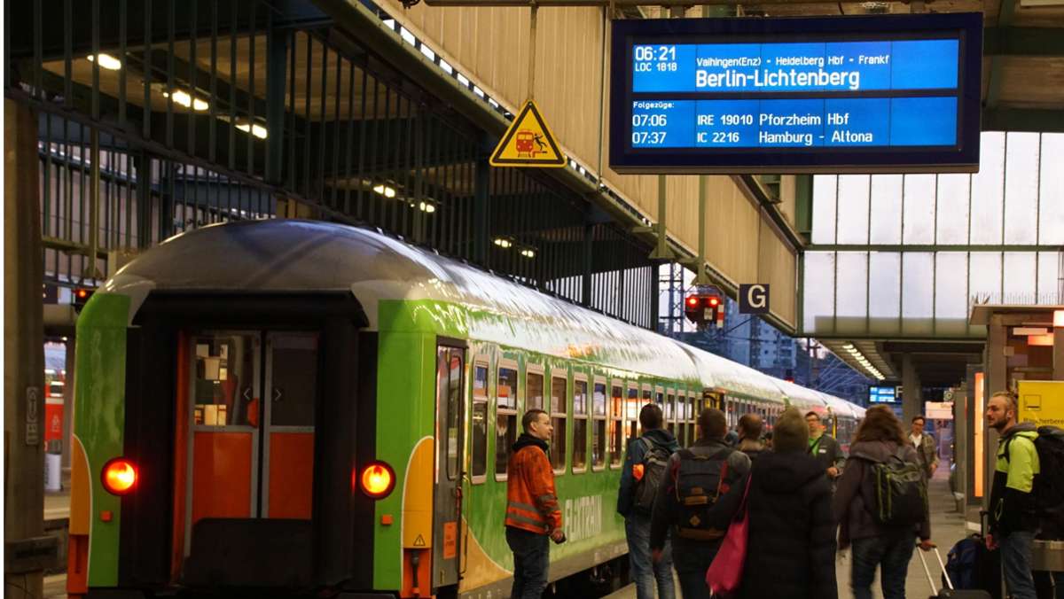  Die Gewerkschaft Deutscher Lokomotivführer (GDL) bestreikt erneut die Deutsche Bahn. Reisende müssen sich daher bis Mittwochfrüh wieder auf Störungen einstellen – mitten in der Urlaubszeit. Wir zeigen Möglichkeiten, wie Sie trotzdem ans Ziel kommen. 