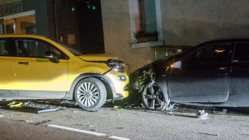 Polizei Kreis Ludwigsburg: Auto rast in Gegenverkehr