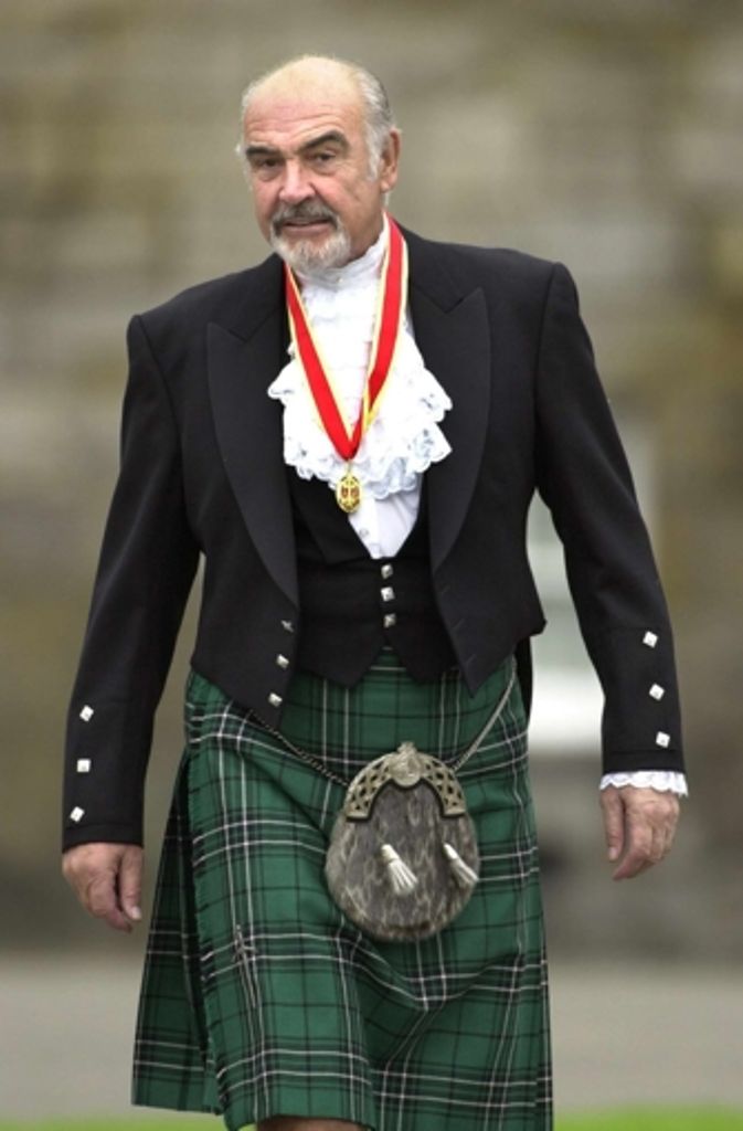 Seine ganze Leidenschaft gilt seiner Heimat Schottland, die er lieber heute als morgen unabhängig sähe. Und das, obwohl er im Jahr 2000 von Königin Elizabeth II. zum Ritter geschlagen wurde.