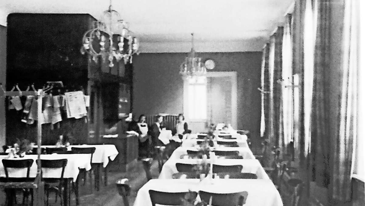 Vegetarisches Restaurant in Stuttgart 1942: Kerbelsuppe und Spinat  mit Kartoffeln