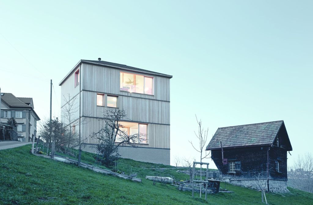 Bernardo Bader Architekten haben in Trogen in der Schweiz eine „Dorfschönheit“ geschaffen.