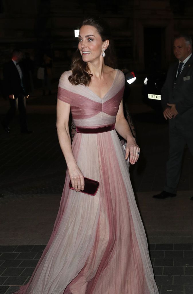 Kate trug ein Abendkleid aus dem Hause Gucci.