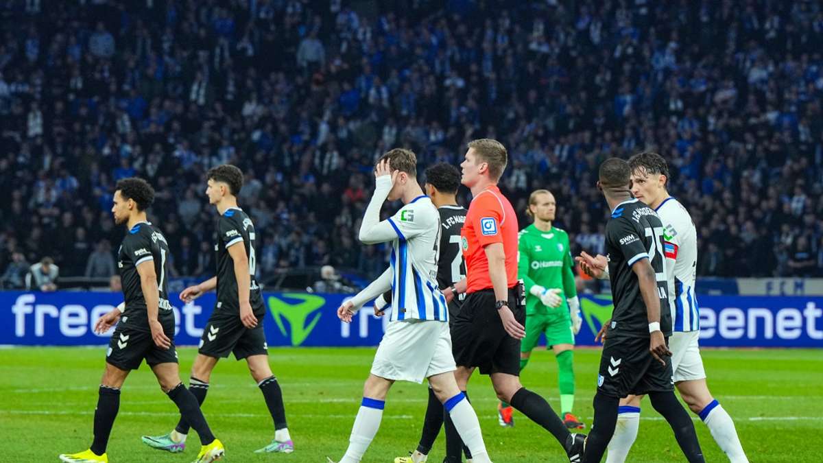2. Bundesliga: Gute Lösung: Schiedsrichter dämmt Fan-Proteste ein