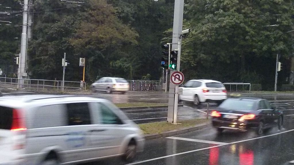 Stuttgart-Mitte: Polizei kontrolliert am Morgen Autofahrer