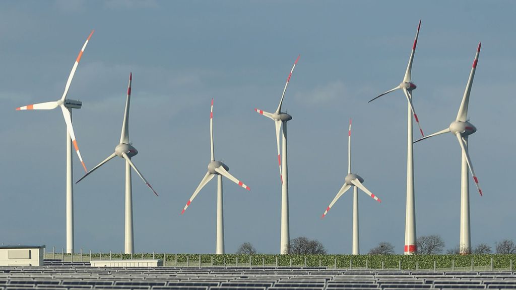 Erneuerbare Energien: Fotovoltaik günstiger als Windenergie