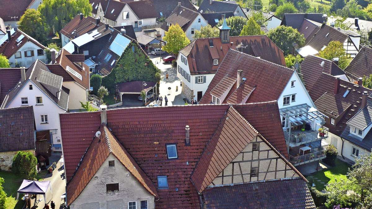  Die Einwohnerversammlung in Lichtenwald informiert zur innerörtlichen Entwicklung und möglichen weiteren Baugebieten. Die Gemeinderatsfraktionen sammeln Themen und Vorschläge der Bürger. 