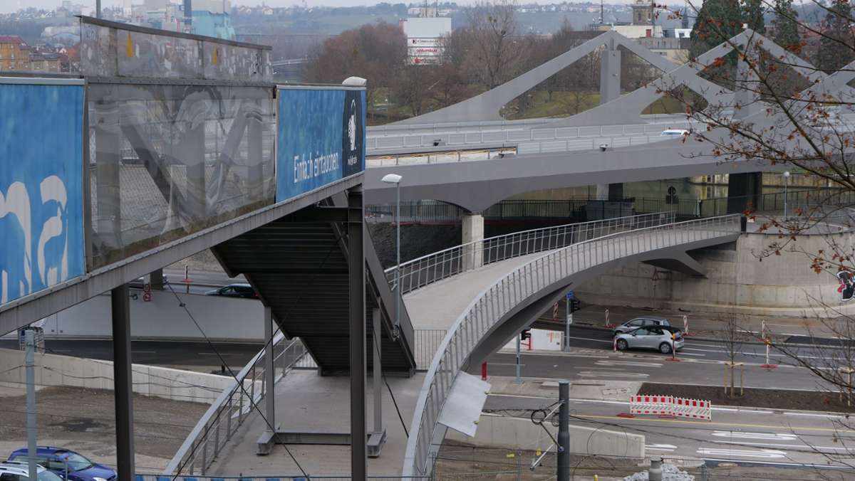 Fußgängersteg über B 10 in Stuttgart: Darum ist die Treppe in den Rosensteinpark nur ein Provisorium