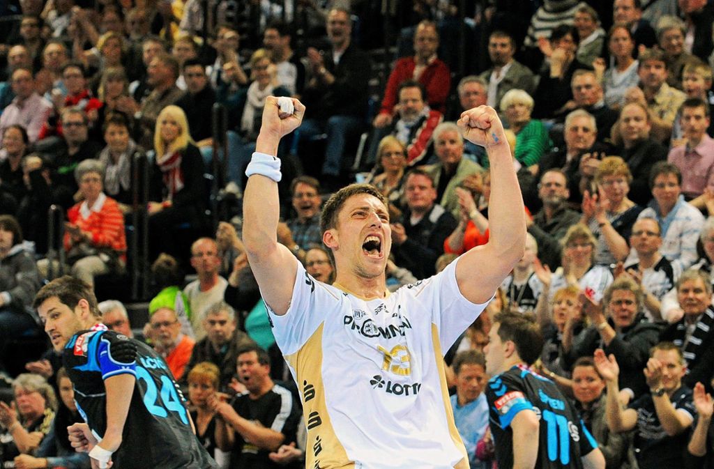 Kreisläufer Marcus Ahlm und der THW Kiel feierten 2011/12 die perfekte Saison: Die Handball-Zebras gewannen alle 34 Ligaspiele (68:0 Punkte), holten auch noch den DHB-Pokal und triumphierten in der Champions League Sieg.