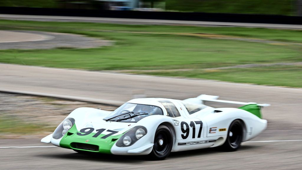  Vor genau 50 Jahren hat eine kleine Porsche-Mannschaft in Zuffenhausen den spektakulären Jahrhundertsportwagen 917 zusammengebaut. Einige von ihnen haben sich jetzt wiedergetroffen. 