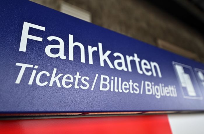 9-Euro-Ticket: Deutsche Bahn beginnt mit  Verkauf