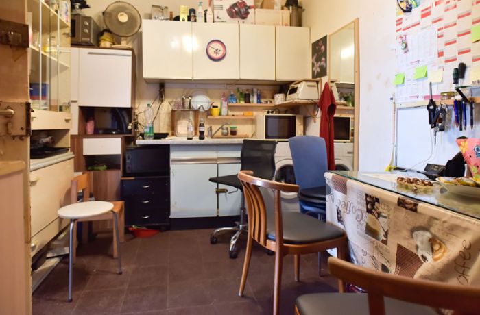Mietwucher in Stuttgart: Umzug aus dunklem Loch – neue Wohnung für Familie