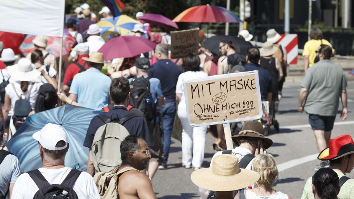 Coronaprotest in Stuttgart: Gesundheitsministerium sehr besorgt wegen Querdenker-Demo