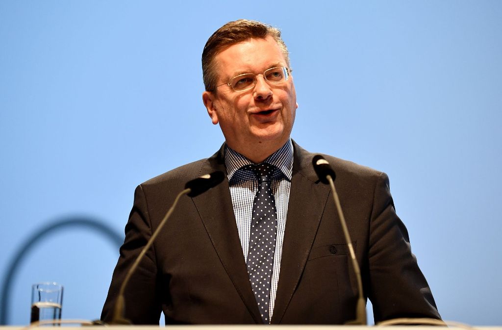 Reinhard Grindel soll bis 2019 Präsident des DFB bleiben. Foto: Bongarts