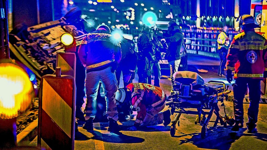 Prügel-Vorwürfe in Stuttgart: Suspendierung gegen Polizisten eingeleitet