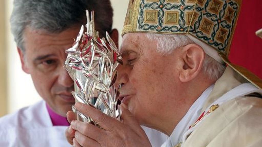 Katholische Kirche : Papst Johannes Paul II. seliggesprochen