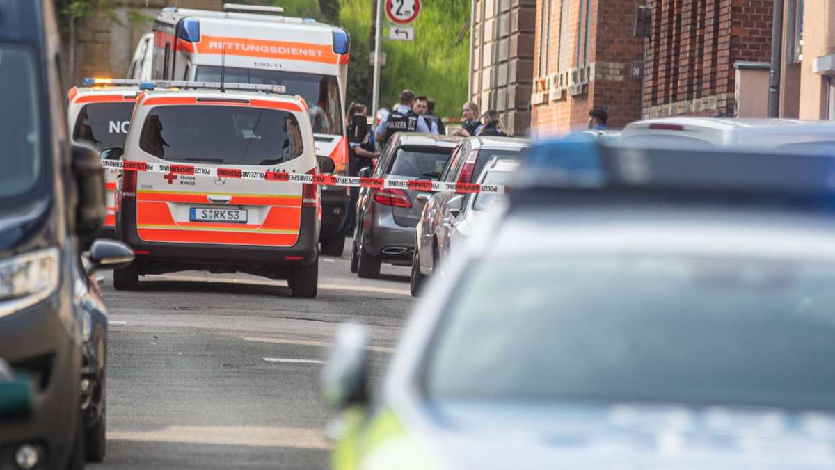 Nach Tötungsdelikt in Bad Cannstatt: Täter weiter flüchtig – Polizei sucht dringend Zeugen