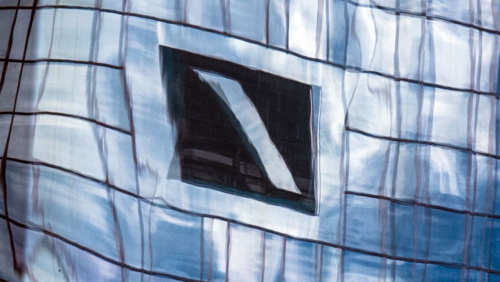 Deutsche Bank: Geldhaus macht über fünf Milliarden Euro Verlust