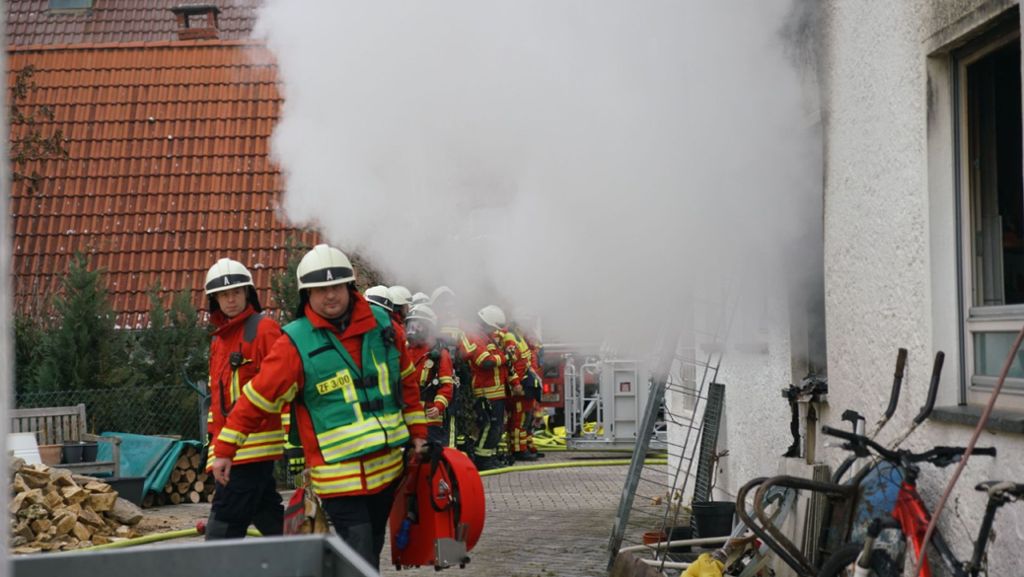 Leinfelden-Echterdingen: Brand in Mehrfamilienhaus